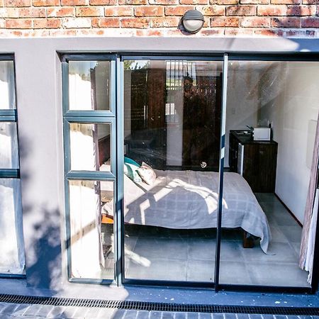 Peaceful 1-Bedroom Flatlet, 10 Min From The Beach ケープタウン エクステリア 写真