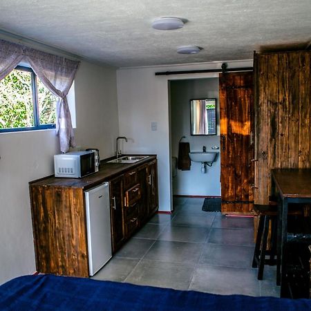 Peaceful 1-Bedroom Flatlet, 10 Min From The Beach ケープタウン エクステリア 写真