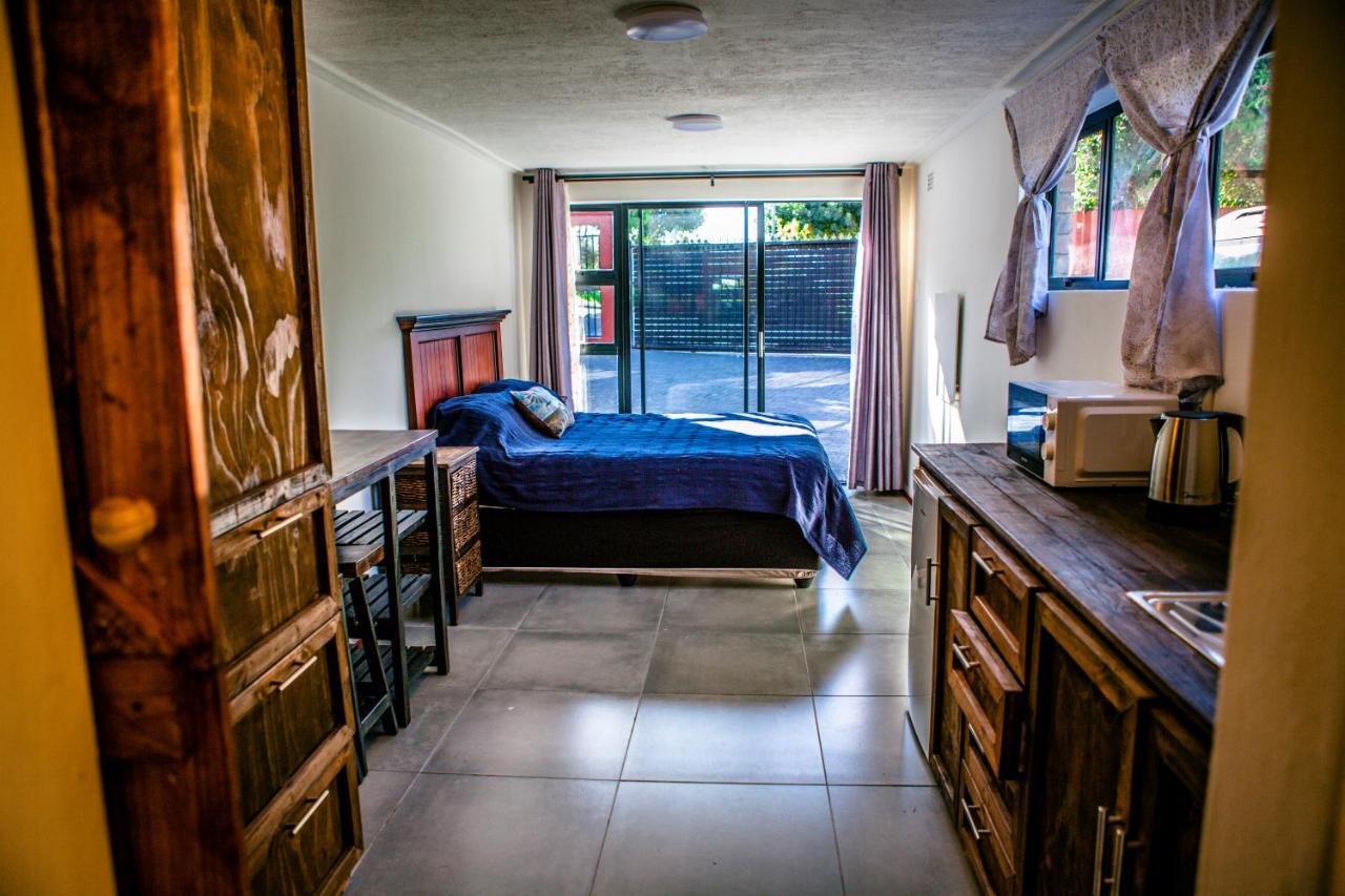 Peaceful 1-Bedroom Flatlet, 10 Min From The Beach ケープタウン エクステリア 写真